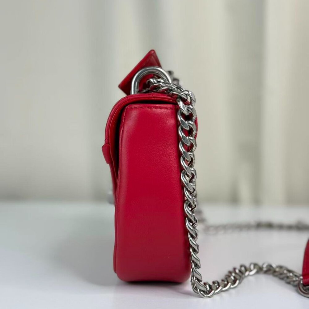 Louis Vuitton Red New Wave Chain Shoulder Bag Crossbody Style Quilted Design - Picture 3 of 9